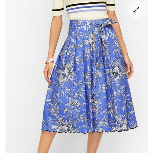 Talbots Dresses & Skirts - Talbots SCALLOPED FIT & FLARE SKIRT